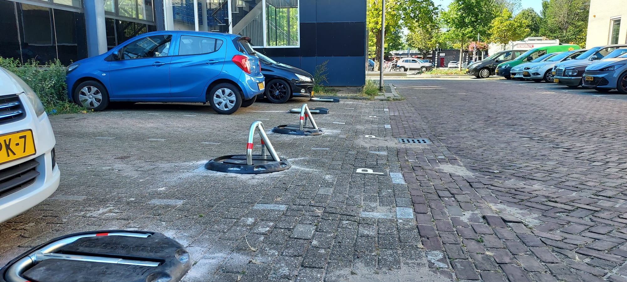 parkeerbeugel in fundatieplaat