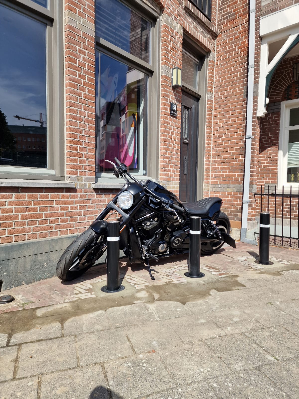 Inzinkbare palen om de motor te beveiligen.