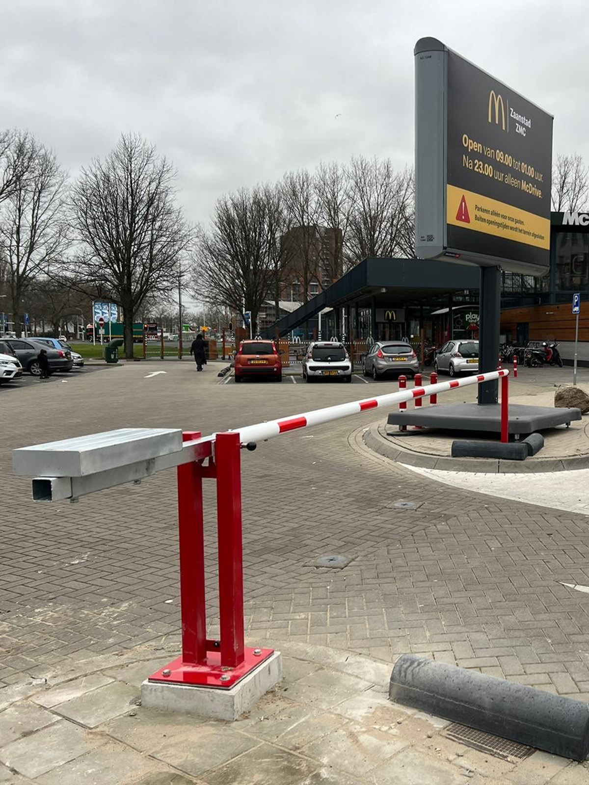 SLAGBOOM HANDMATIG – 6 METER – MET OPVANGPAAL EN CONTRAGEWICHT-MAC