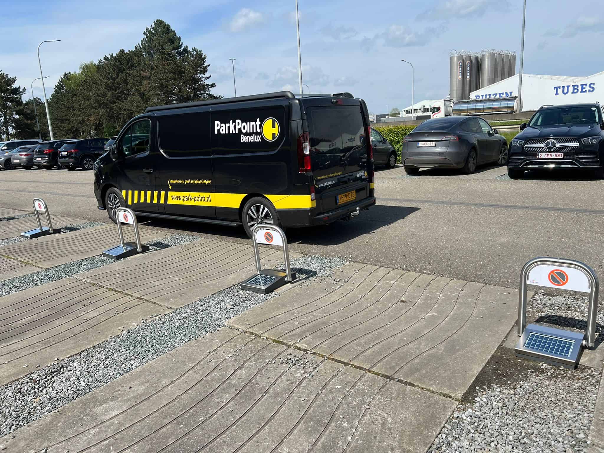 Automatische parkeerbeugel met afstandsbediening en app bediening